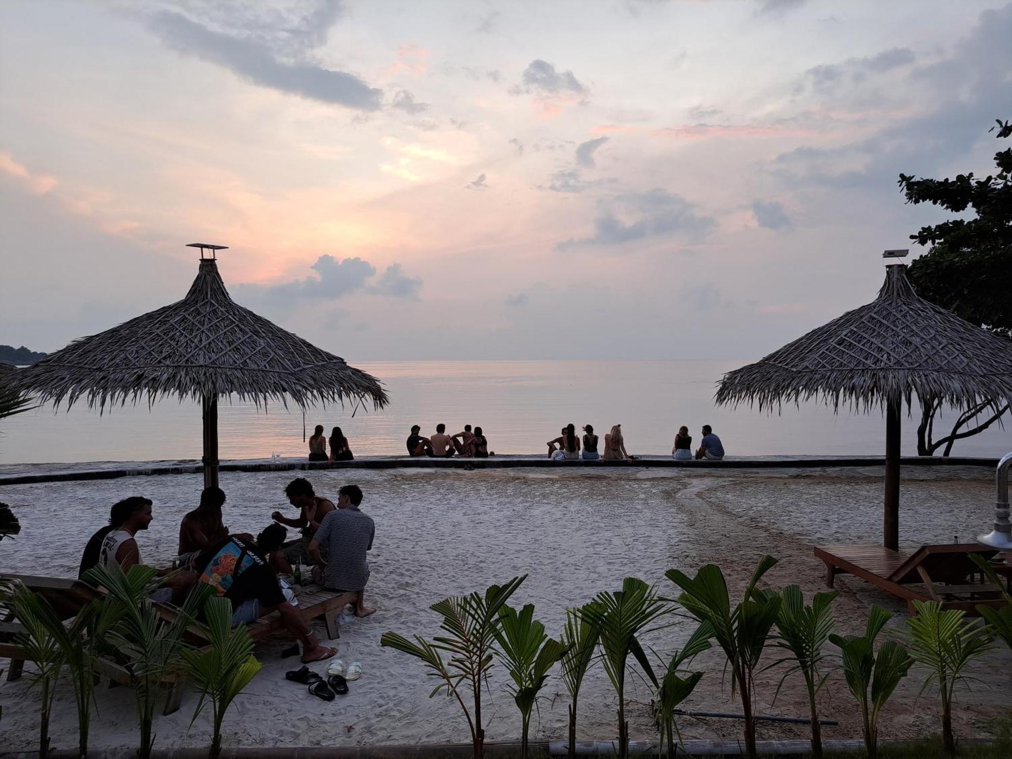 Sense Asia Haad Tian Buitenkant foto